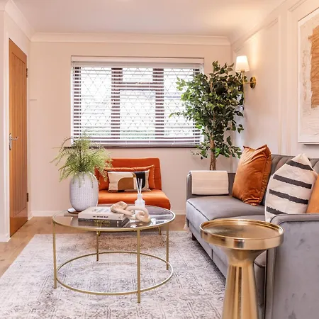 Holiday home Luxury House, Sleeps 6 People - 10 Mins From Solihull Nec, Bhx Airport, World Birmingham