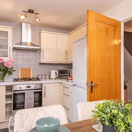 Luxury House, Sleeps 6 People - 10 Mins From Solihull Nec, Bhx Airport, World * Birmingham