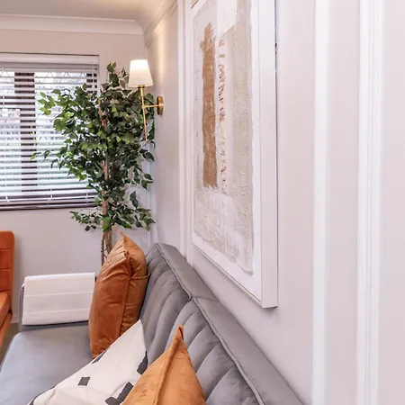 Holiday home Luxury House, Sleeps 6 People - 10 Mins From Solihull Nec, Bhx Airport, World
