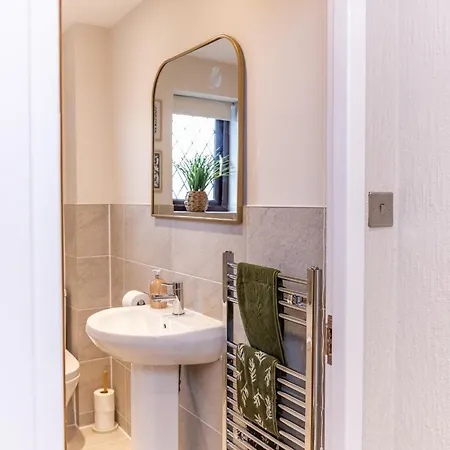 Luxury House, Sleeps 6 People - 10 Mins From Solihull Nec, Bhx Airport, World * Birmingham