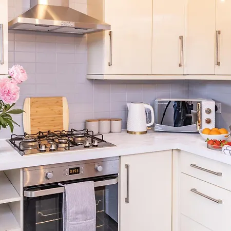 Luxury House, Sleeps 6 People - 10 Mins From Solihull Nec, Bhx Airport, World * Birmingham